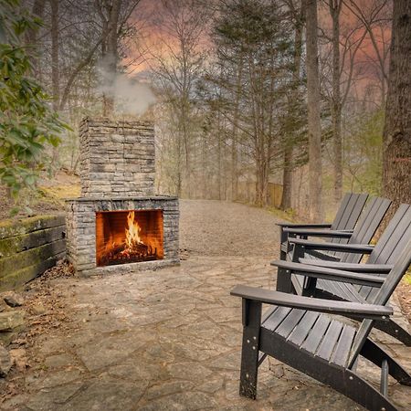 Secluded Sunrise Ridge-10 Min From Blue Ridge, King Beds, Hot Tub, 2 Porches, Fireplace Wood Burning, Mountain View, Cozy 외부 사진
