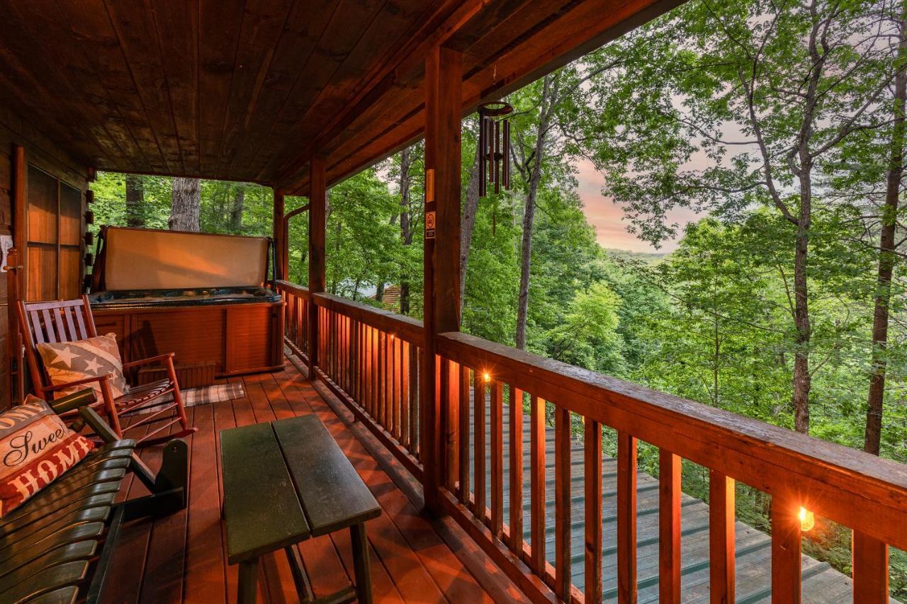 Secluded Sunrise Ridge-10 Min From Blue Ridge, King Beds, Hot Tub, 2 Porches, Fireplace Wood Burning, Mountain View, Cozy 외부 사진