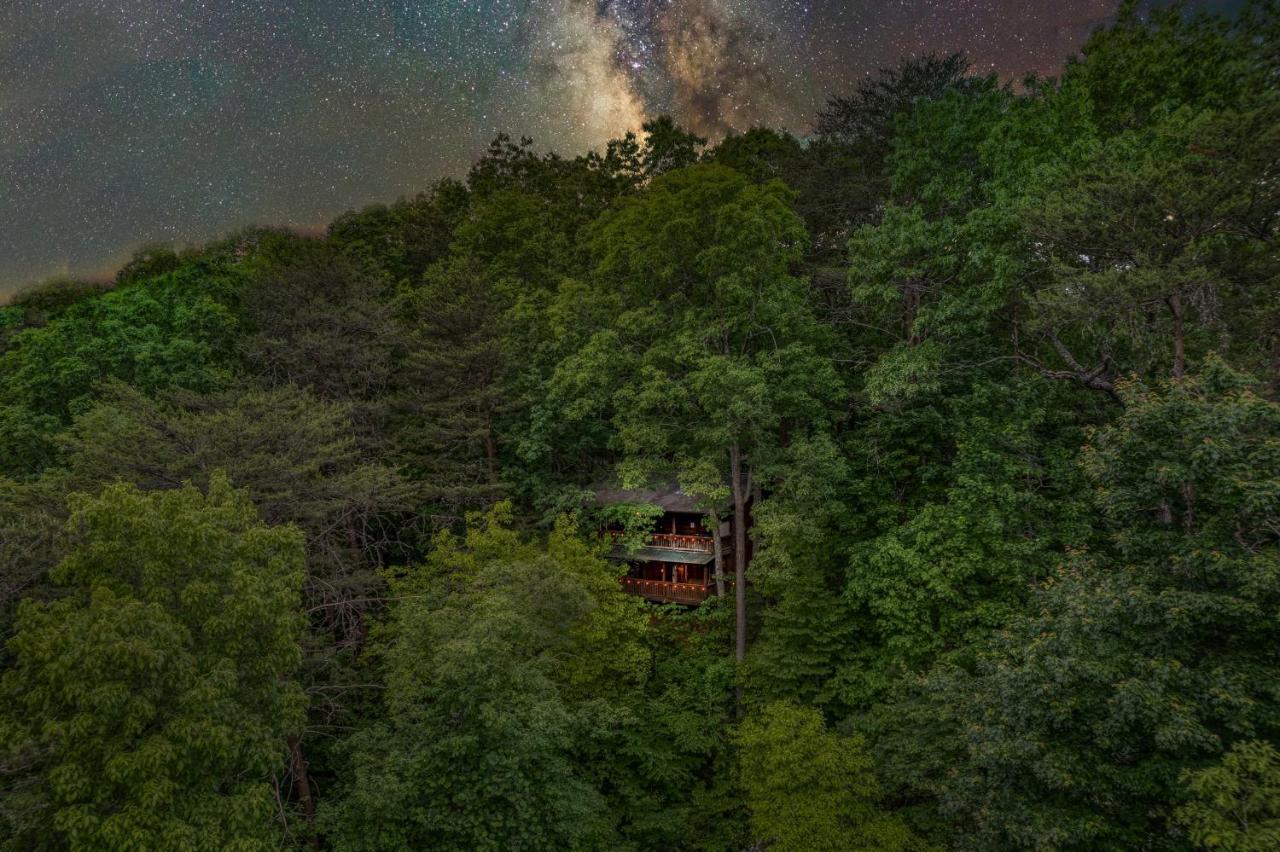 Secluded Sunrise Ridge-10 Min From Blue Ridge, King Beds, Hot Tub, 2 Porches, Fireplace Wood Burning, Mountain View, Cozy 외부 사진