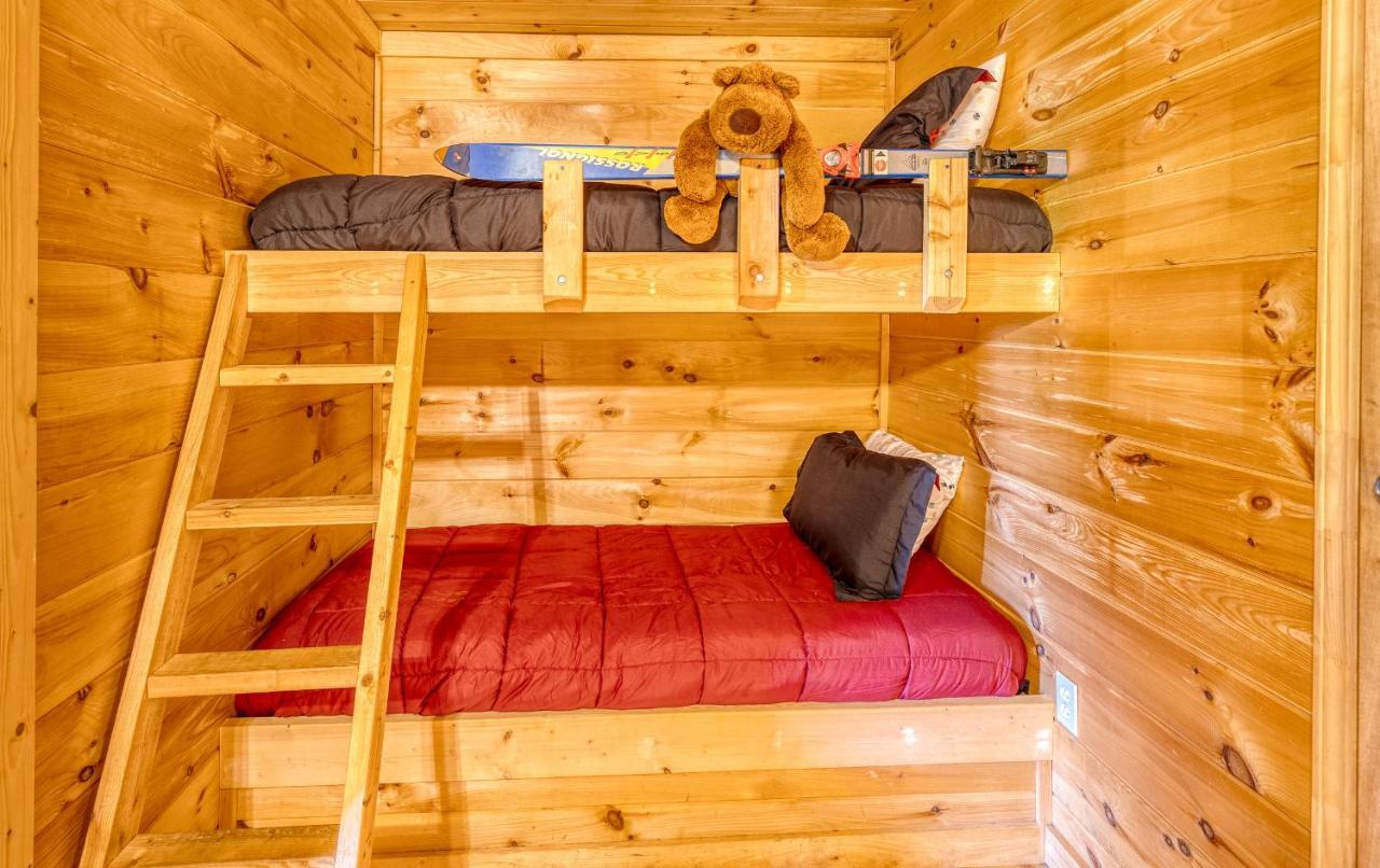 Secluded Sunrise Ridge-10 Min From Blue Ridge, King Beds, Hot Tub, 2 Porches, Fireplace Wood Burning, Mountain View, Cozy 외부 사진